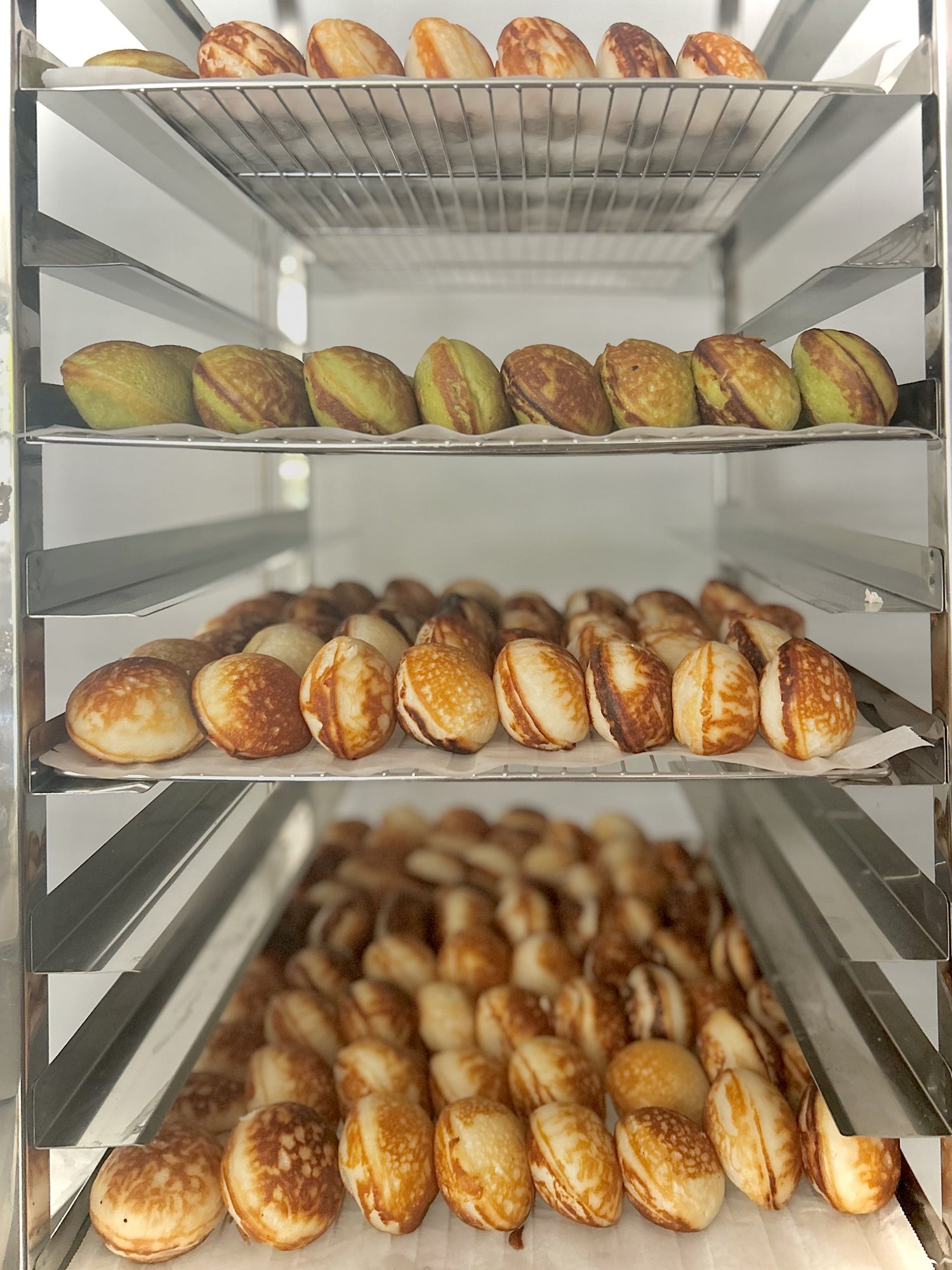 mokariz, gateau sans gluten, gateau sans lactose, gateau vegan, moelleux sans gluten, patisserie sans gluten, patisserie sans lactose, mokary, mofo gasy, matcha, gateau matcha , gateau sans gluten matcha, gateau sans lait matcha, matcha latte, pâtisserie mâcha vegan, moelleux,